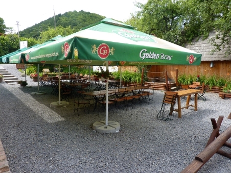 nyárikert, zeteváralja, erdély